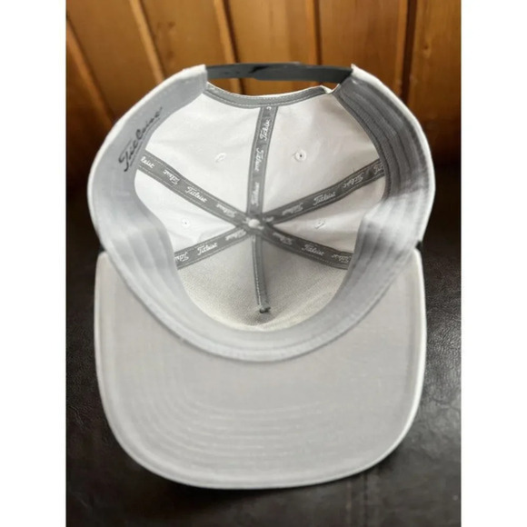 Titleist Golf Hat Rope Style Snapback Adjustable White & Black - Picture 5 of 6
